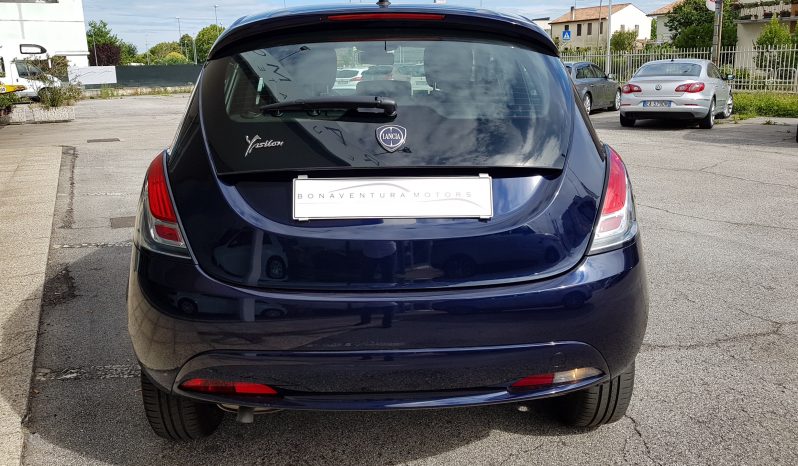 Lancia Ypsilon 1.3 MJT 16V 5 porte Silver “5 POSTI” completo