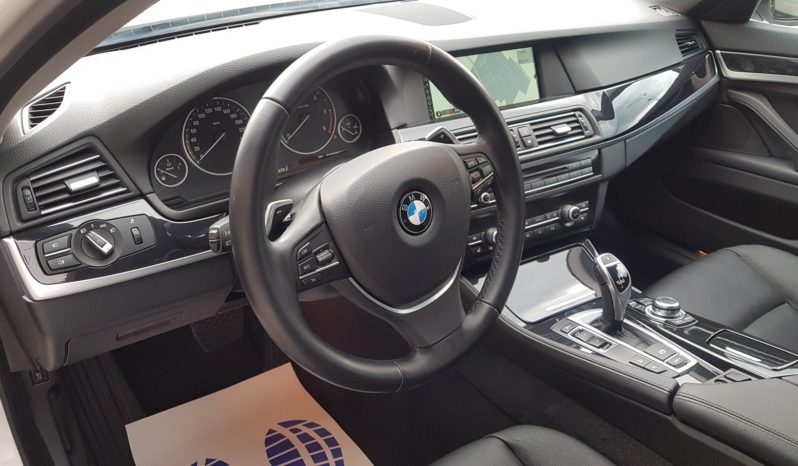 BMW 530 XDrive 258CV Touring Futura completo