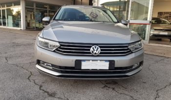 Volkswagen Passat Business 2.0 TDI DSG – NAVI – RADAR – PDC completo