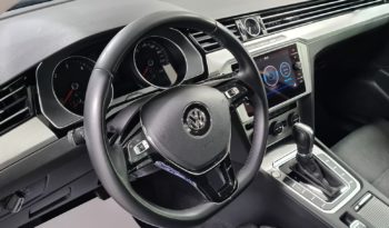 Volkswagen Passat Variant 1.6 TDI SCR DSG-RADAR-NAVI-PDC completo