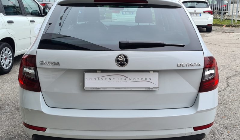 Skoda Octavia 2.0 TDI CR DSG Wagon Executive PLUS completo