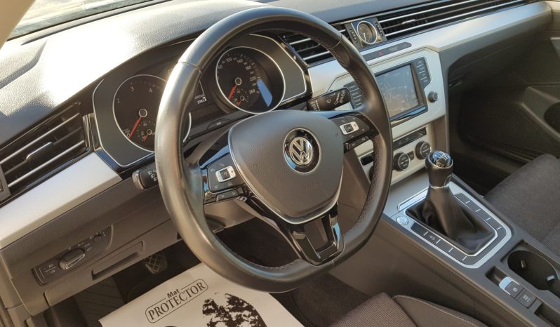 Volkswagen Passat Variant 1.6 TDI Business Bmt Variant “PDC-NAVI-CRUISE” completo