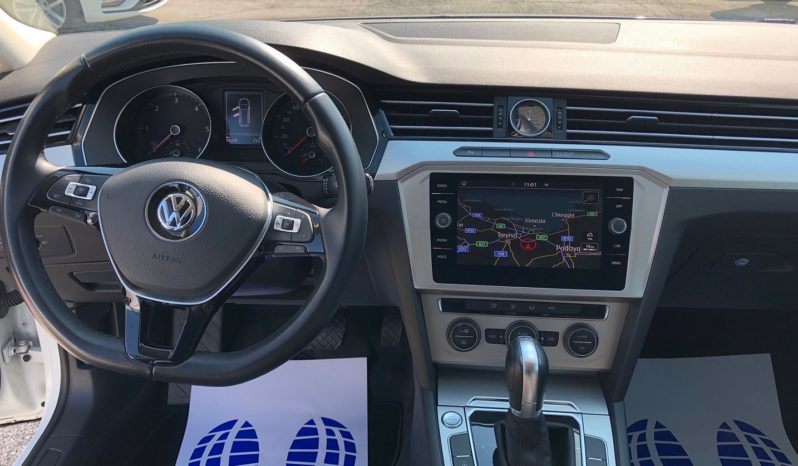 Volkswagen Passat Variant 1.6 TDI SCR DSG Business “PDC-NAVI-CRUISE” completo