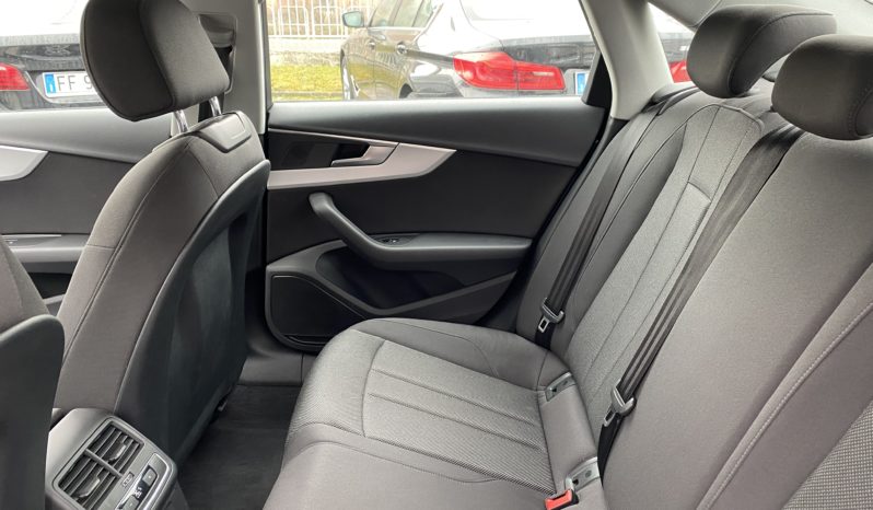 Audi A4 2.0 TDI Business 122cv s-tronic “PDC-NAVI-CRUISE“ completo