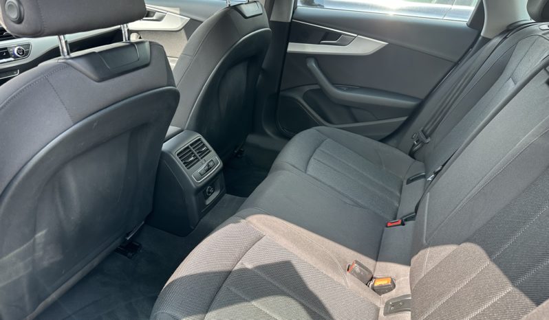 Audi A4 Avant 2.0 tdi Business 150cv s-tronic “PDC-NAVI-CRUISE” completo