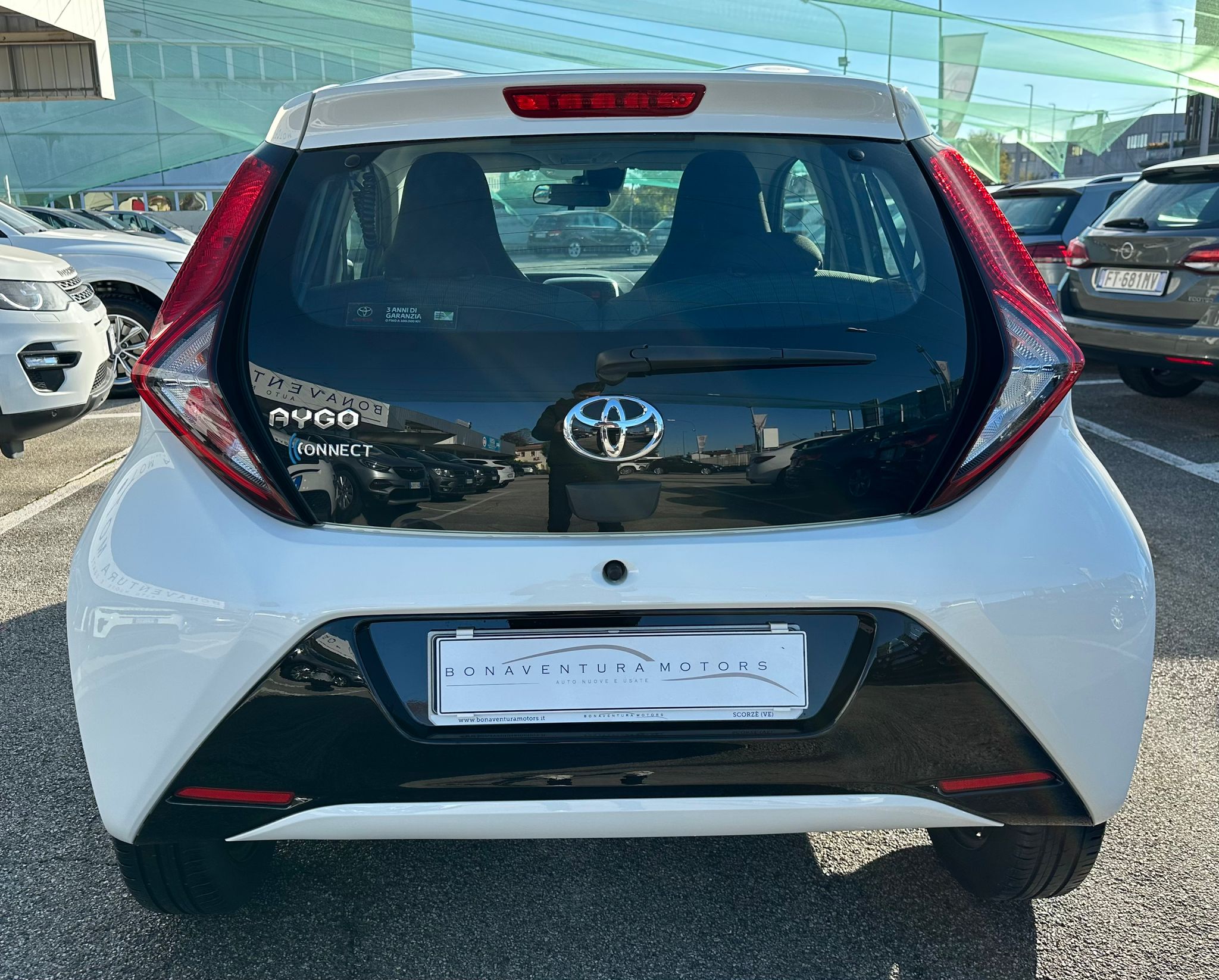 Toyota Aygo Connect 5p 1.0 72Cv  Automatica “14.000 KM” completo