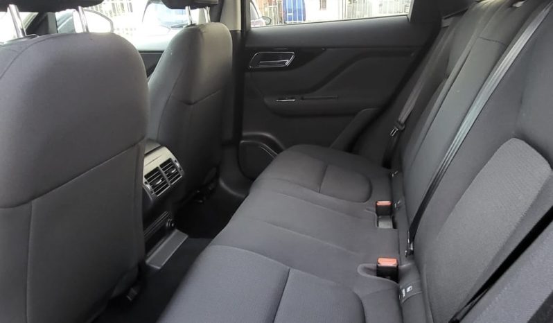 Jaguar F-Pace 2.0d Pure awd 180cv auto “PDC-CRUISE-CAMERA” completo