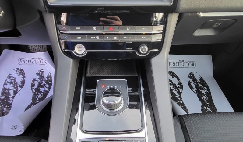 Jaguar F-Pace 2.0d Pure awd 180cv auto “PDC-CRUISE-CAMERA” completo