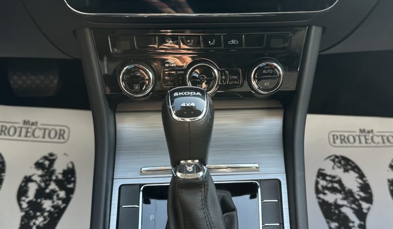 Skoda Superb 2.0 tdi evo Executive 4×4 200cv dsg berlina completo