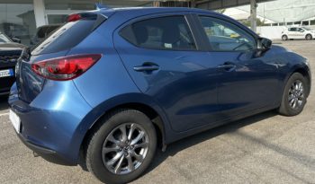 Mazda 2 1.5 m-hybrid 90cv completo