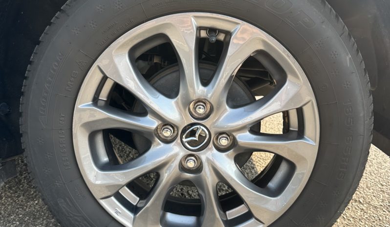 Mazda 2 1.5 m-hybrid 90cv completo