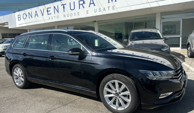 Volkswagen Passat Variant 2.0 tdi Business 122cv dsg “PDC-NAVI-CRUISE” completo
