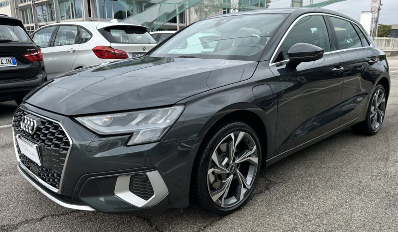 Audi A3 Sportback 1.4 tfsi-e Business Advanced 204Cv completo